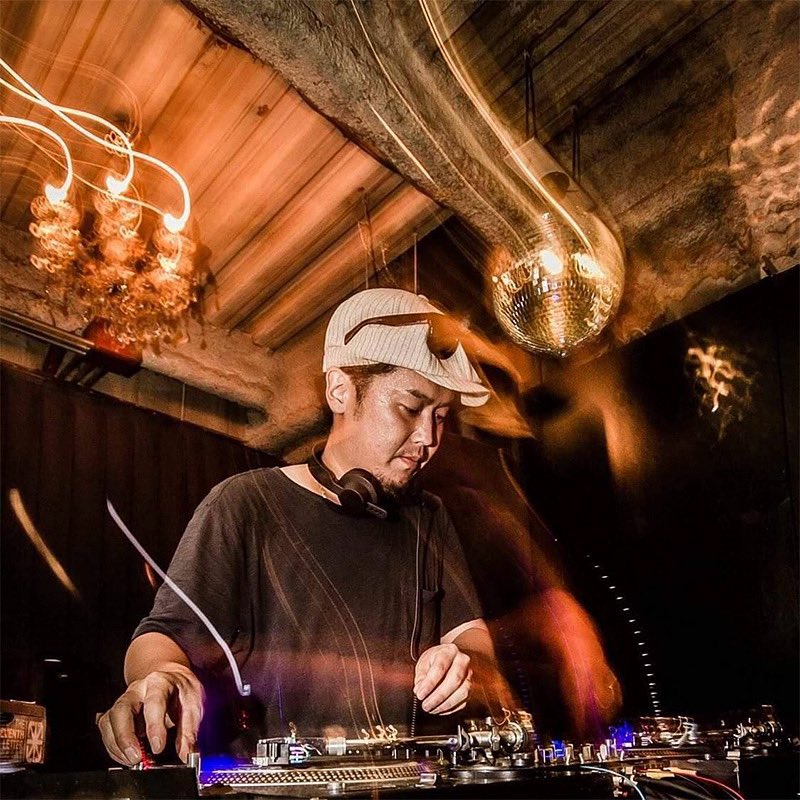 dj_float's tweet photo. 一昨日、8月2日にTOZAONEさんが旅立たれました。

3週間ほど前に余命を告げられたあと、お会いする機会をいただけたことには心から感謝していますが、自分に出来ることがまだ合ったのではないかと、後悔しています。

TOZAONEさんと縁があった方々へ告知にご協力いただければと思います。 https://t.co/SmarjRIN31