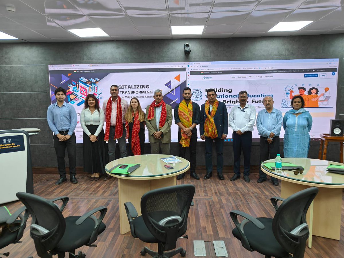 SARD_1996's tweet photo. Glimpses of high-level delegation led by Field Marshal Mr. Sarath Fonseka, the former Army Chief of Sri Lanka and current Presidential candidate and his team, along with Ms. Hadas, the First Secretary and Political Advisor from the Embassy of Israel. https://t.co/YgSuwQEUxS