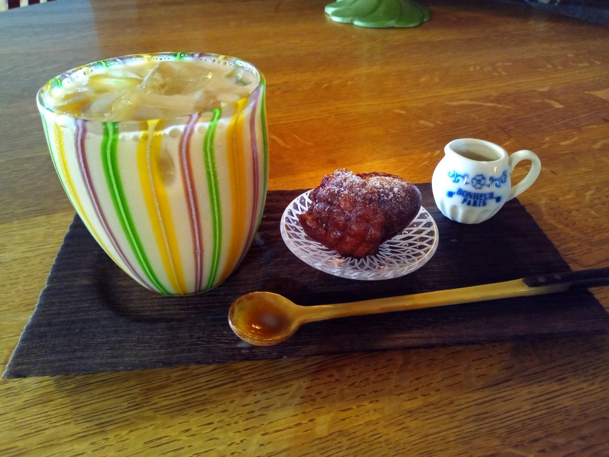 6Araigma's tweet photo. 金沢コラボンで
ゆったりした
ひととき

ぼう茶オレ、アイス
おいしー。
#コラボン
#collabon https://t.co/fdFnnzUWc6