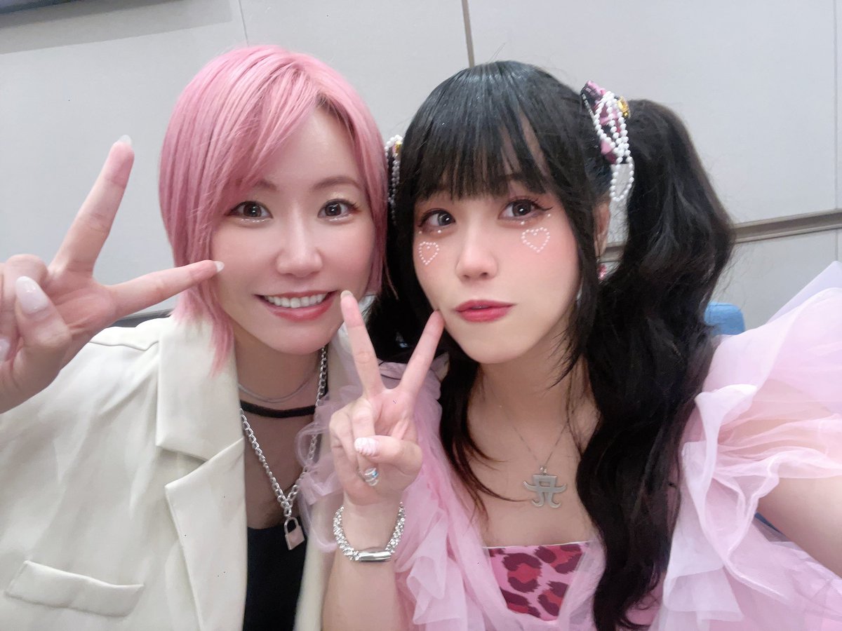 YPapple's tweet photo. みうめさんと一緒に写真しました、とってもうれしいです❣️
#みうめ
#miume
#樱萍Apple https://t.co/mCSwISoTKt