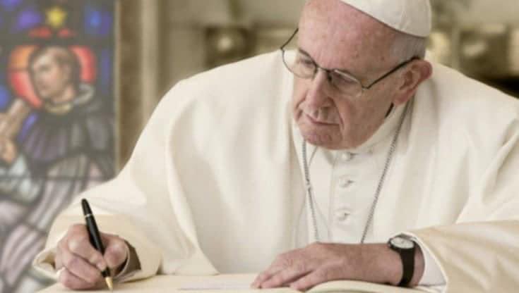 ArchdiocGlasgow's tweet photo. The Pope of surprises had published a new letter today … on the joy of reading!

“Time spent reading may well open up new interior spaces that help us to avoid becoming trapped by a few obsessive thoughts that can stand in the way of our personal growth.”https://t.co/tpA7qCqIoK https://t.co/R44ZcnJtjL