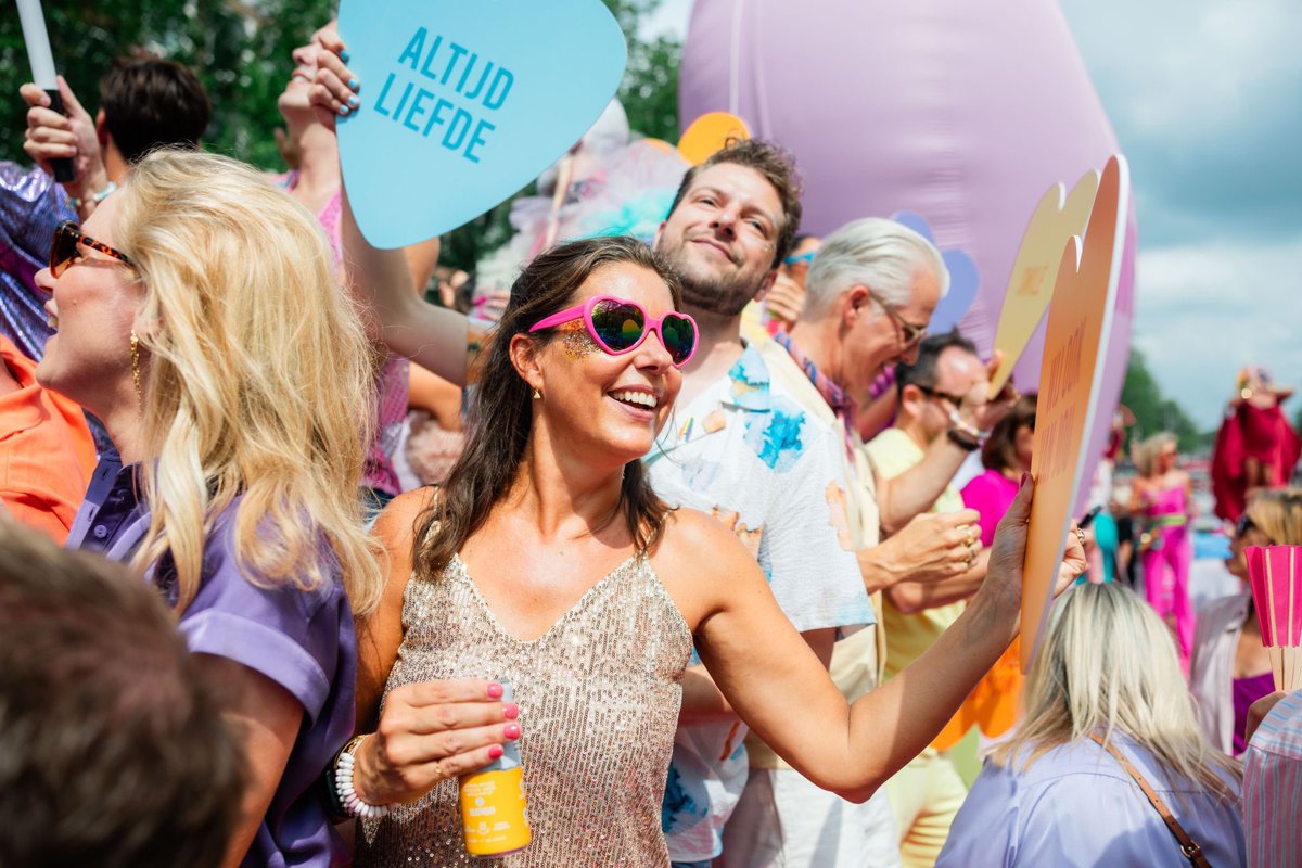 floorbremer's tweet photo. Trots op RTL. #RTLpride #BeSweet https://t.co/9kuUKy0rD2