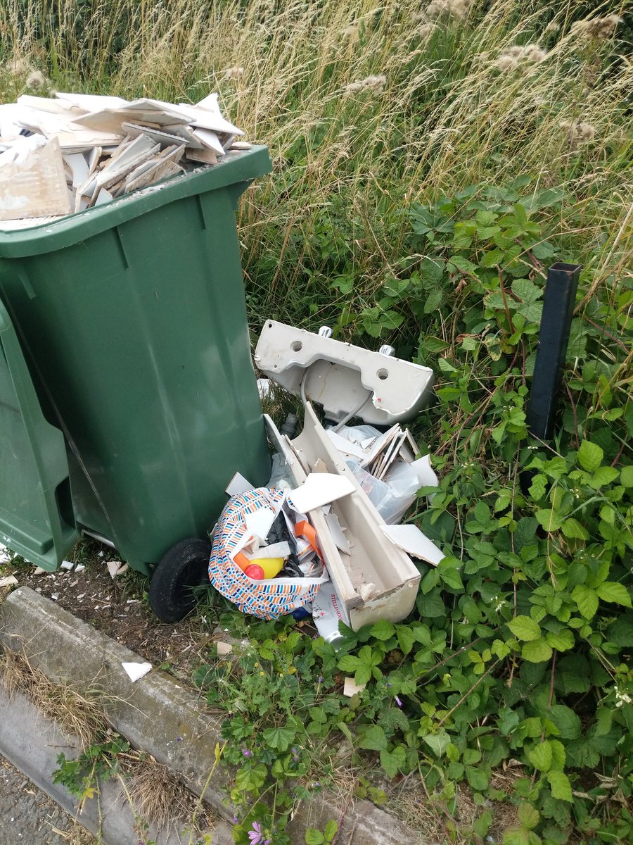 EricTorrington's tweet photo. On the way home from a big pick in #Stonehouse I did a bag drop at #GossingtonBridge. And a bin(2) tidy up, recovery of two fly-tips & #litterpick of 120 lay-by items. Sweeping up ceramic tile fragments was a low point as I was on my hands & knees. Supporting @StroudDC #ubico https://t.co/cdXoQolXy3
