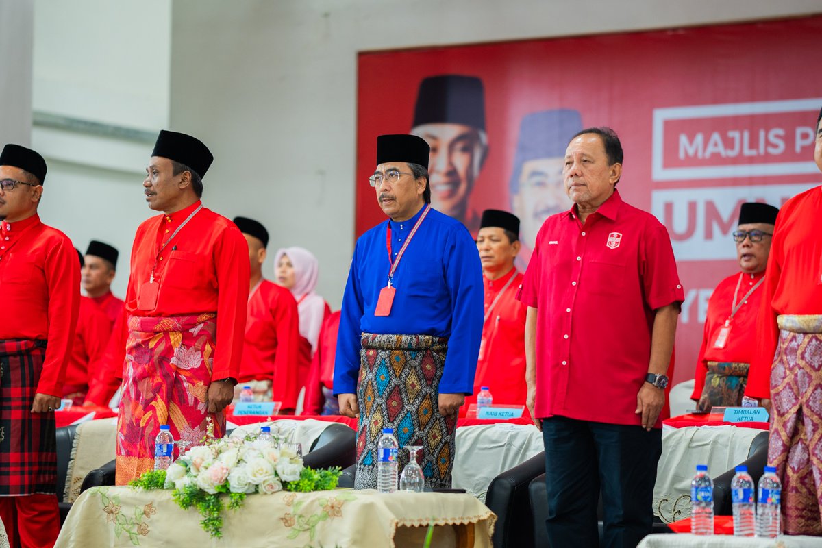 joharighani's tweet image. [LENSA SUASANA #UMNO]

Negeri Sembilan: Perasmian Mesyuarat Perwakilan UMNO Bahagian Tampin.

Bersatu, Bersetia, Berkhidmat.