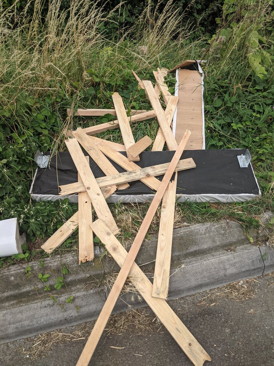 EricTorrington's tweet photo. On the way home from a big pick in #Stonehouse I did a bag drop at #GossingtonBridge. And a bin(2) tidy up, recovery of two fly-tips & #litterpick of 120 lay-by items. Sweeping up ceramic tile fragments was a low point as I was on my hands & knees. Supporting @StroudDC #ubico https://t.co/cdXoQolXy3