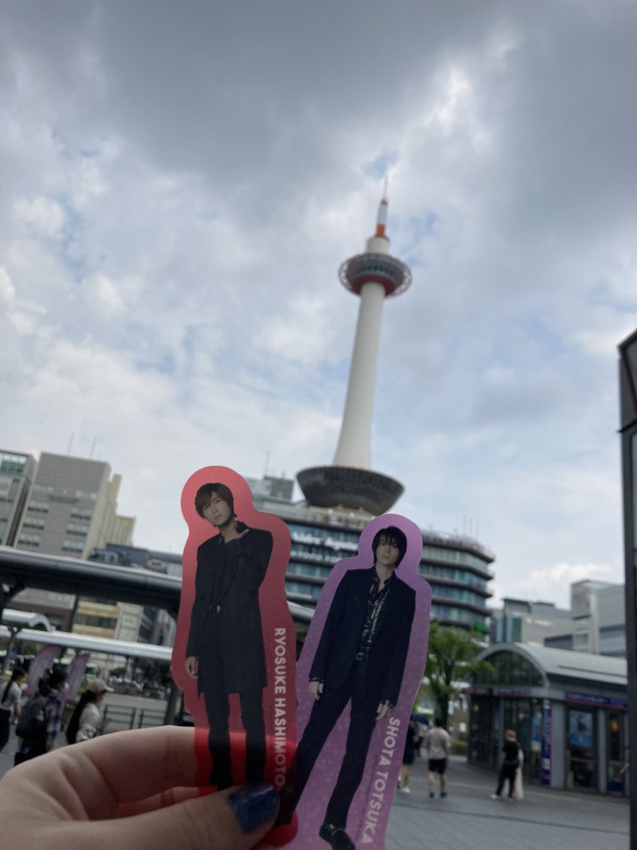 VOOQZ6teZcTBMyg's tweet image. スルース大千穐楽おめでとうございます🎊🎉🍾
スタッフ、キャストの皆さまお疲れ様でした😊✨
素敵な舞台拝見できて嬉しかったです🥰
升毅さん、イケおじすぎた🥹
戸塚くん、美しすぎて発光してたー💡
語彙力なしやけど💦
お二人ともセリフ量は言わずもがな、もう佇まいも素敵でした💓
 #SLEUTH
