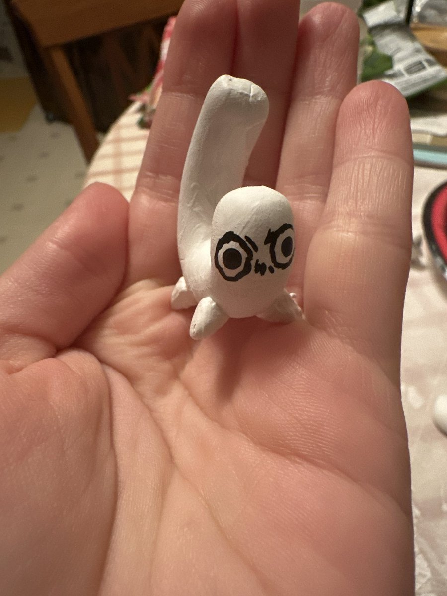 flamebloom_art's tweet photo. Happy birthday brushbuddy!! Flashback to when I made these little ones out of clay and gave them out as Coco at a convention ✨✨ I kept the grumpy one for myself :> #Δ帽子 #witchhatatelier https://t.co/BD3YJwY2O0