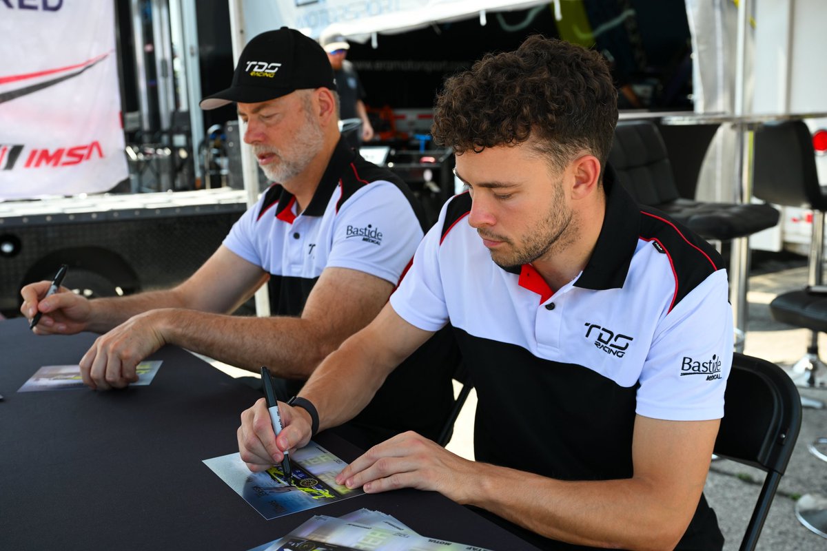 TDSRacing_live's tweet photo. #ROADAMERICA 🇺🇸 Mega Day of track action in Road America coming up 🏁💪🏻 it’s race day !!! 😉

#TDSracing #imsa #usa #race #motorsport #autoracing #racecars #drivers #oreca07 #lmp2 #fearthetafs https://t.co/aC6RIqyHO1