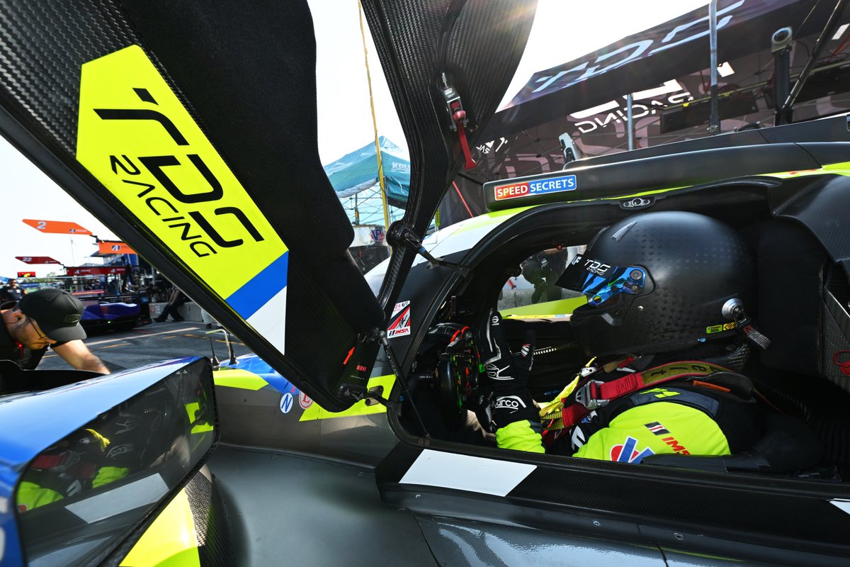 TDSRacing_live's tweet photo. #ROADAMERICA 🇺🇸 Mega Day of track action in Road America coming up 🏁💪🏻 it’s race day !!! 😉

#TDSracing #imsa #usa #race #motorsport #autoracing #racecars #drivers #oreca07 #lmp2 #fearthetafs https://t.co/aC6RIqyHO1