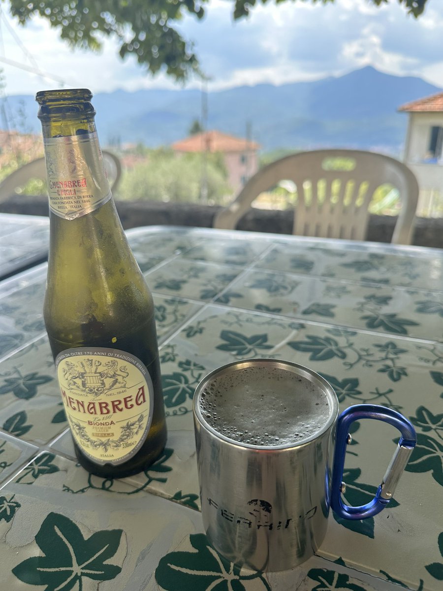 paolopasquale's tweet photo. Dopo 18km, 1.200m di dislivello, #caldoporco, questa è la #birra più meravigliosa che io abbia mai bevuto…
#beer #Ineedbeer 🍺
#viafrancigena #pontremoli https://t.co/SXgiEcEN7w