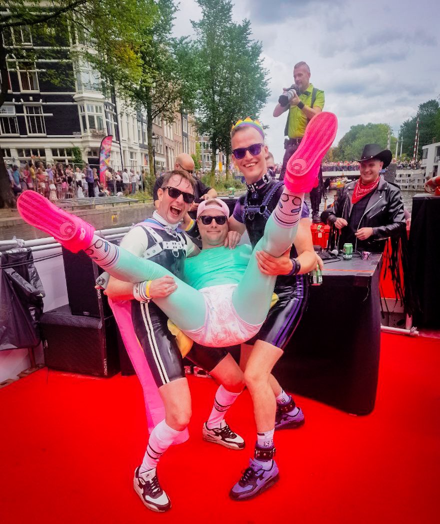 Thank you so much for another Amsterdam Pride 🥰
w. <a href="/Rubys_ABDLove/">Rubys-ABDLove 🔜 Ready2Play Amsterdam</a> &amp; <a href="/ABDL_jabc/">jabc 🔜 fetish week Gran Canaria</a> 🫶🏼