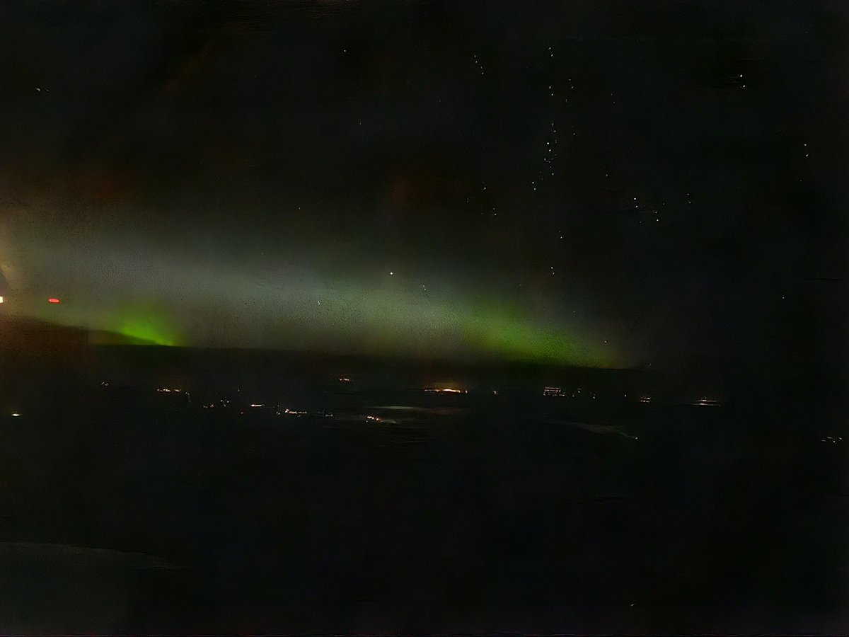 ZiadAly_1's tweet photo. And to end the trip, I had this show on my way to Ottawa, #Aurora #northernlights #BCag #cropmap24 https://t.co/LBpHkb9Tm0