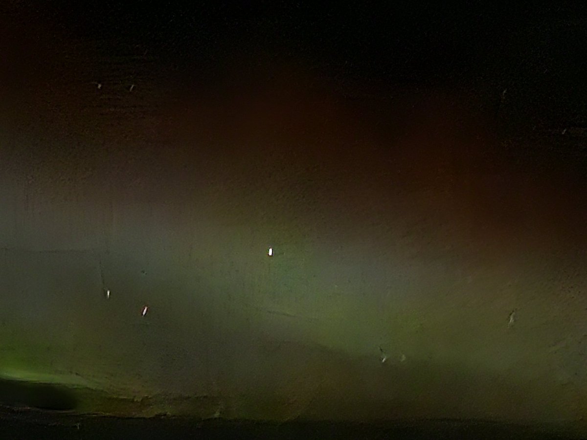 ZiadAly_1's tweet photo. And to end the trip, I had this show on my way to Ottawa, #Aurora #northernlights #BCag #cropmap24 https://t.co/LBpHkb9Tm0