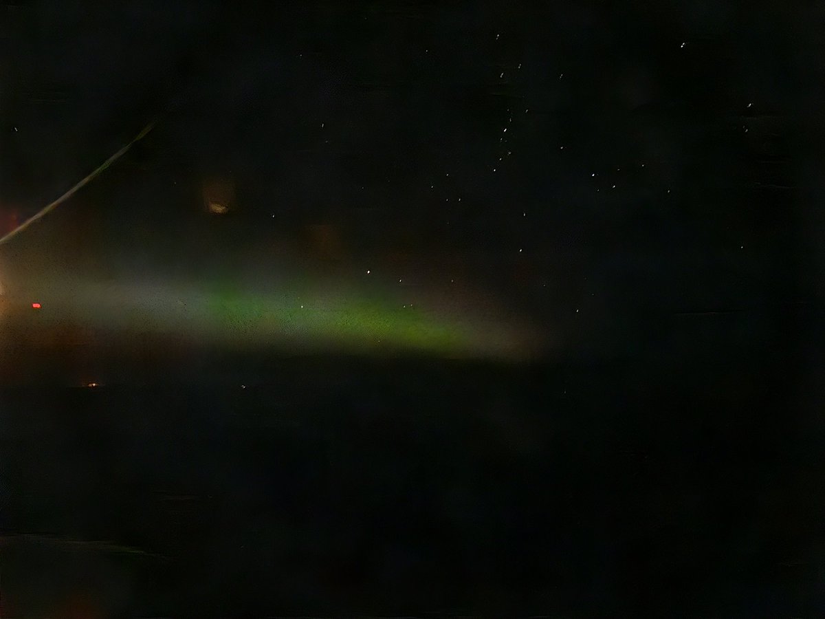 ZiadAly_1's tweet photo. And to end the trip, I had this show on my way to Ottawa, #Aurora #northernlights #BCag #cropmap24 https://t.co/LBpHkb9Tm0