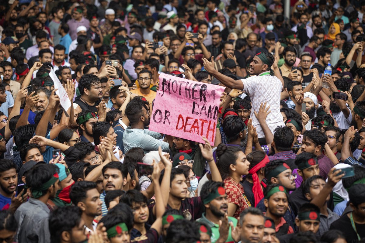 TRTWorldNow's tweet photo. In pictures: Death toll in Bangladesh climbs to 48 amid renewed anti-government protests as authorities declare 3-day public holiday – AA citing local media https://t.co/F14KyhWuD4