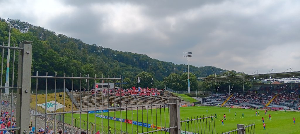 Sascha1982wtal's tweet photo. Ein paar Eindrücke aus dem Stadion am Zoo #WSVRWO https://t.co/Ignph0z5qg