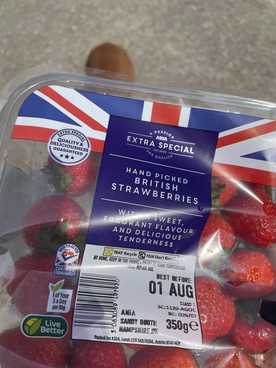 explicitlytun's tweet photo. @AsdaServiceTeam bought this from you and look !!! 🤢🤢🤢 https://t.co/eXZZ5AEu3K