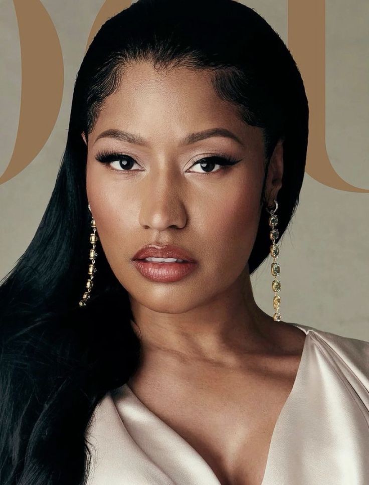 venusmagazinetr's tweet photo. İllüstratör ve tasarımcı Manon Biernacki, Nicki Minaj'ın tepkiler üzerine Spotify'ın kadın rapçilerin yer aldığı sergisine katılmayı reddettiğini açıkladı. https://t.co/9GPSIU177y