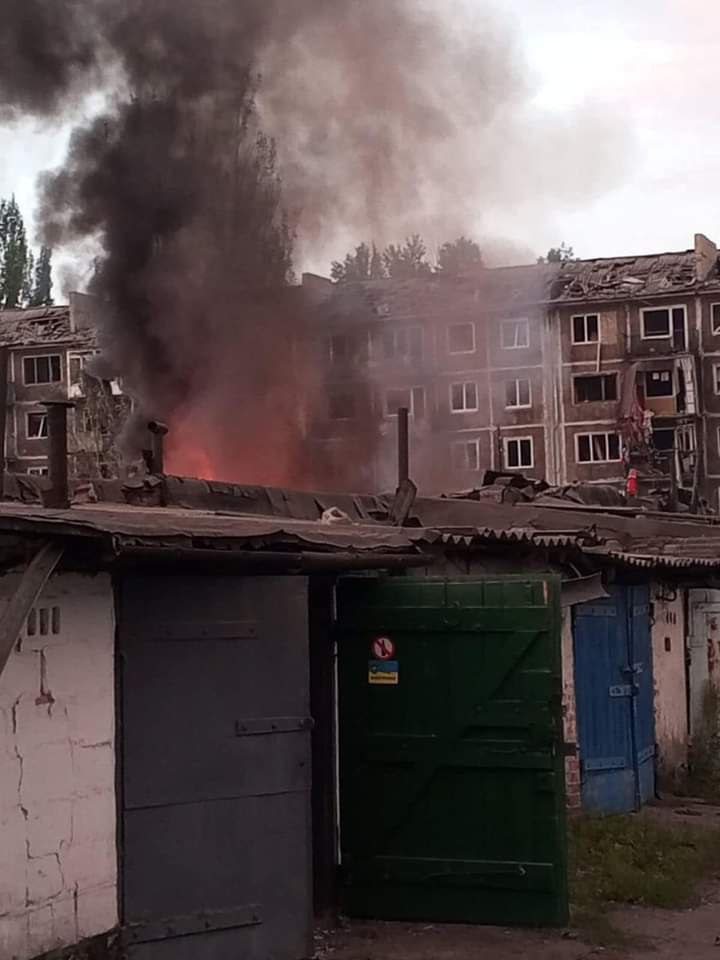 Через пару домів від моєї хати