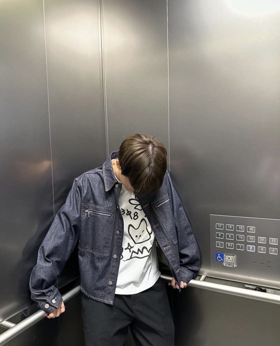 yookaolee's tweet photo. (PRE) FALLETT ✮⋆˙  

𖦹 M / L / XL 
𖦹 1,640

สั่งทาง dm ₊˚⊹♡ 
#ตลาดนัดnct #ตลาดนัดnct127 #ตลาดนัดnctdream #mark #iloveme_nct https://t.co/n3RTOSSfRa