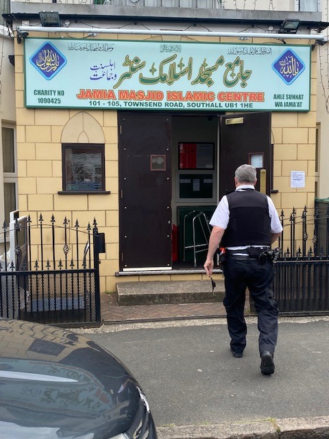 MPSNorwoodGreen's tweet photo. The Team have conducted #Reassurance Visits to Local #Mosques & #Synagogues in #EalingBorough in light of recent events. #StaySafe #LookOutForOneanother #SaferEaling #PeaceForTheWorld @MPSDormersWells #SeeItReportIt #CommunityFirst https://t.co/0NppHquCX1