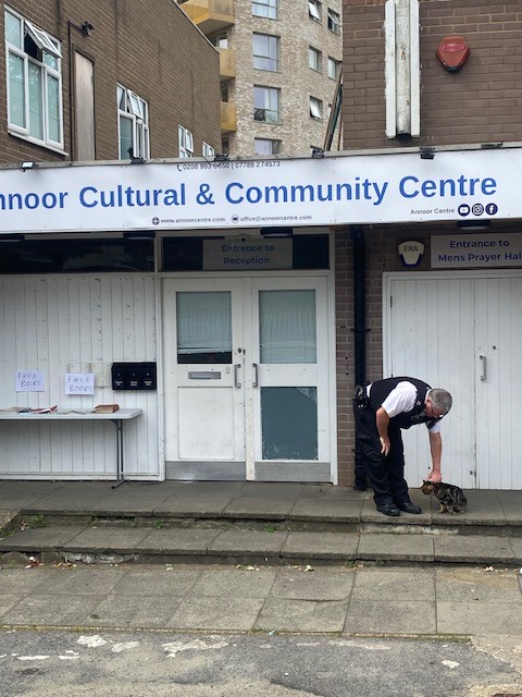 MPSNorwoodGreen's tweet photo. The Team have conducted #Reassurance Visits to Local #Mosques & #Synagogues in #EalingBorough in light of recent events. #StaySafe #LookOutForOneanother #SaferEaling #PeaceForTheWorld @MPSDormersWells #SeeItReportIt #CommunityFirst https://t.co/0NppHquCX1