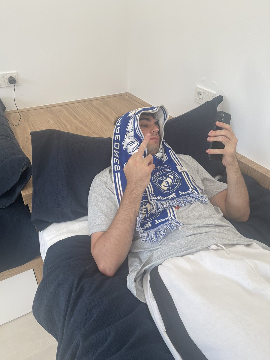 Felicidades cabronazo,  a dia de hoy podemos decir que llevamos juntos media vida ni mas ni menos <a href="/Karchezzz/">Karchez</a>