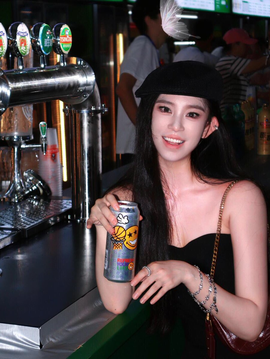 LiJiaYu52's tweet photo. Tipsy. https://t.co/XEFbcwk9f1