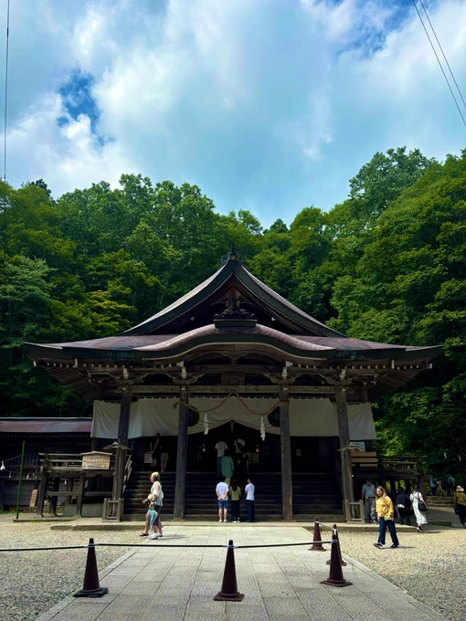 𝑰'𝒎 𝒉𝒐𝒎𝒆🏯🏃‍♀️
最終日はいつか行きたかった長野県のお蕎麦屋さんと神社!
ざる蕎麦大好きやから一度は食べたかってんな(՞ ܸ.ˬ.ܸ՞)"
くたくたやけど楽しい旅でした✌️ 