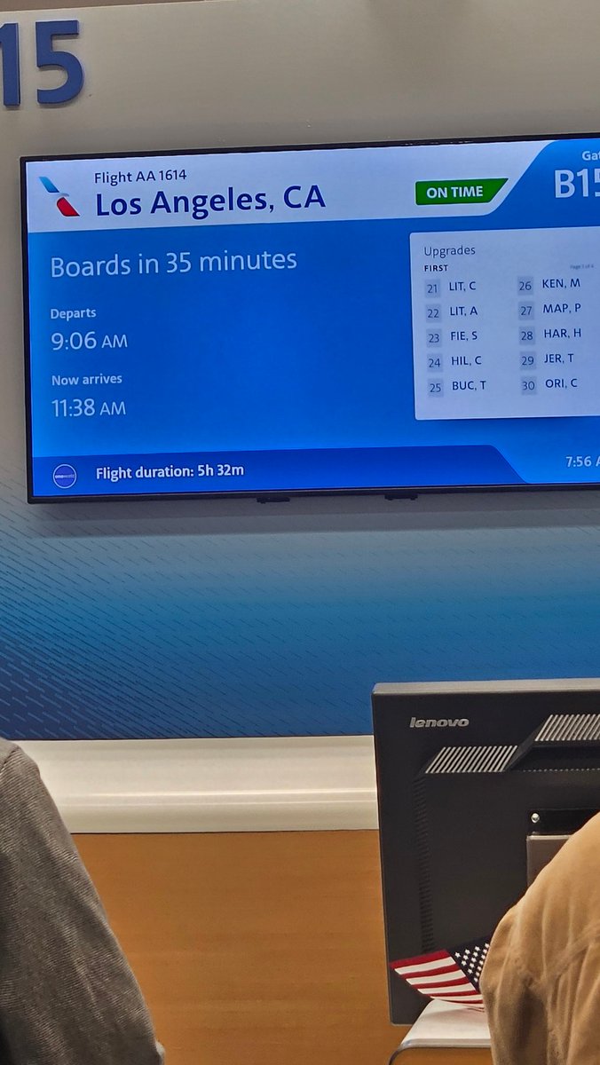 Robhinkle's tweet image. On board my flight to Los Angeles for the #surfliner2024 NMRA 2024 convention