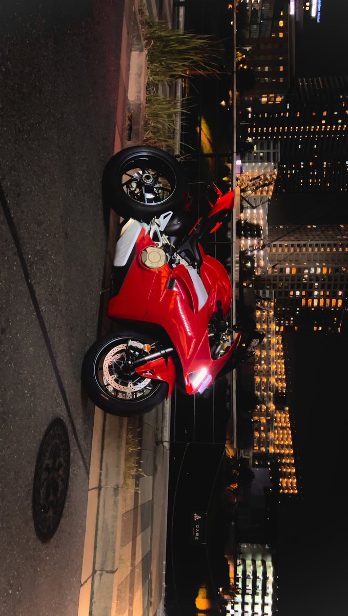 Lynxk4zu2's tweet photo. バイク納車
パニガーレv4いぇーい( ´∀｀ )b
 #バイク
 #バイク好き
 #Ducati 
 #YAMAHA 
 #Kawasaki
 #Suzuki
 #BMW
 #panigalev4 https://t.co/R21aGNOGEN