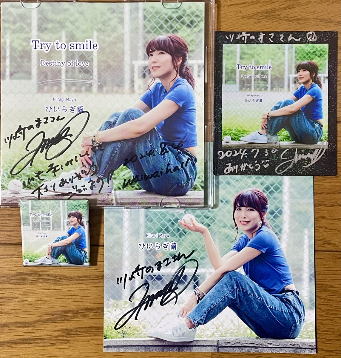 kawasaki_noMasa's tweet photo. ファン想いの強いアーティストさんは、何も言わなくても先にグッズを用意してくれてる😅
特に事前にお願いしてなかったけど物販に寄ったら「用意してあるからっ」って出してきてくれた😅
しっかりサイン入り😱
#trytosmile
#ひいらぎ繭 https://t.co/vUk2YYt3NY