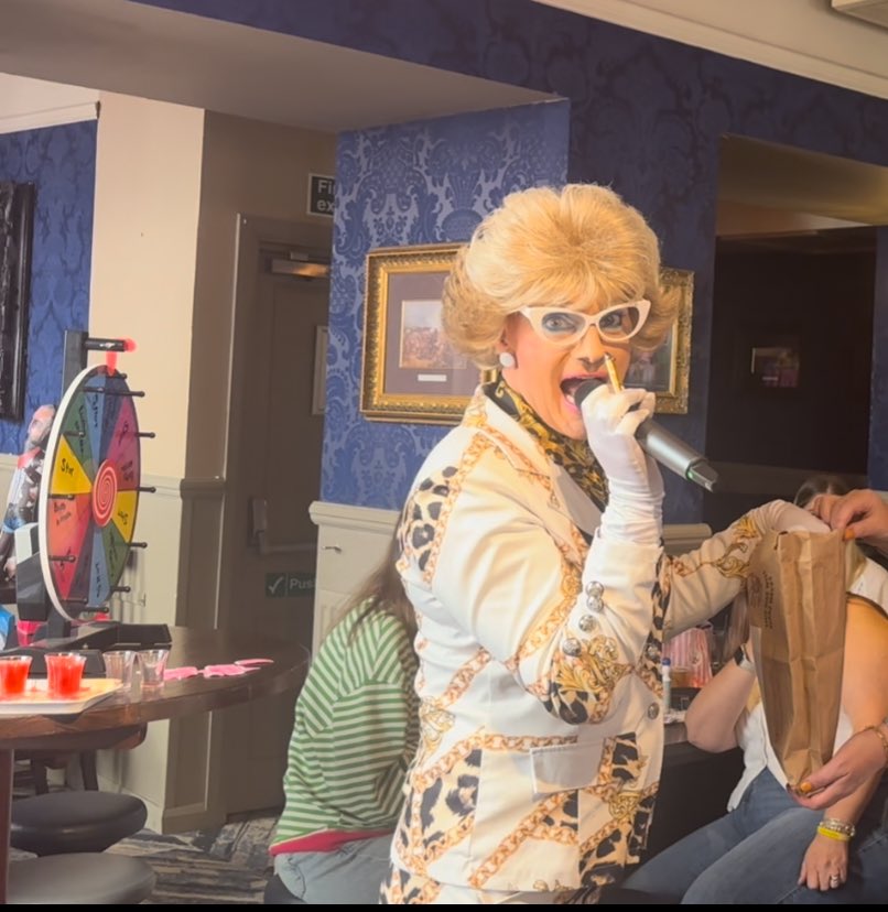 clotti's tweet photo. Some counter cheer to the hellscape on here.
Our afternoon of daftness raised over a grand for @CoppaFeelPeople yesterday.
Celebrating being halfway thruβ chemo with a sparky bra on my head laughing with Sheila Simmonds seemed absolutely the right thing to do.
#checkyourchest https://t.co/3zvgsg7dXl