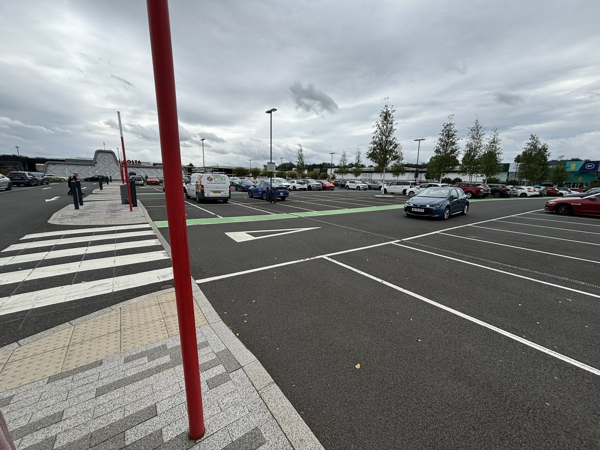 smilerdicanio's tweet photo. @teesside_park Honestly what is the point of Teesside Park’s 4hr parking restriction in their main car park!?! £100 fine for overstay but there’s now a shed load of empty spaces whilst cars queue to try get in!! The problem isn’t people staying to long and spending lots of money! Its getting in https://t.co/SqTAgrqCcB