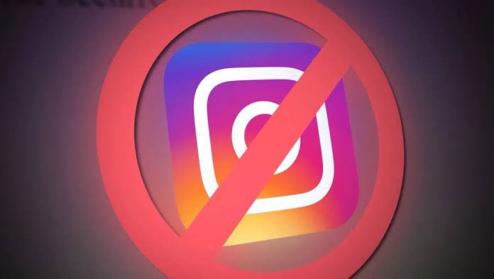 dijital_baba's tweet photo. Instagram büyük ihtimalle bir ya da iki haftaya açılır. Türkiye'de birden fazla hesaplı kullanıcılar da dahil 80 milyon kullanıcıya sahip. Meta için bu çok ciddi bir rakam. Gerekli şartları sağlayacaktır.

Ancak Meta'nın denetlenmesi gereken çok sorunlu yönleri var. Her birinin detayı var ama başlıklar halinde yazacağım.

Gizlilik ihlalleri.
Çocukların karşısına kasıtlı cinsel içerik çıkarma.
13 yaşından küçük çocukları platforma kabul etme.
Haksız sansür.
LGB Terör örgütü desteği.
Sosyal yönlendirme 

Devletimiz bu konularda da platforma düzenlemeler getirmeli.