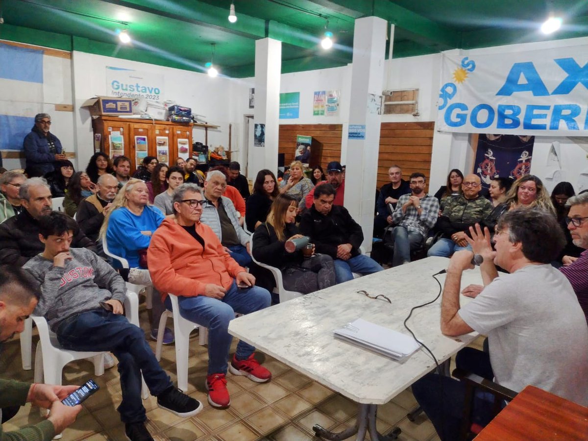 PabloVeraOk's tweet photo. Visitamos Gral Madariaga, Pinamar y Villa Gesell con la charla "Argentina Industrial o Enclave Colonial".
Agradezco el acompañamiento de las y los vecinos, y especialmente al Intendente de Villa Gesell @BarreraGusOk y al Cro Nahuel Dellaquila. https://t.co/ZqGJD3Xpxo