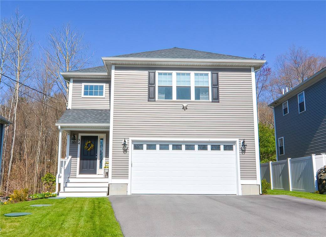 DuckworthHomes's tweet photo. 34 Hickory RD, Cumberland, RI 02864 just sold! 

Contact us for assistance in doing the same with your property. It would be our pleasure to work with you. https://t.co/QXZqoQXun9