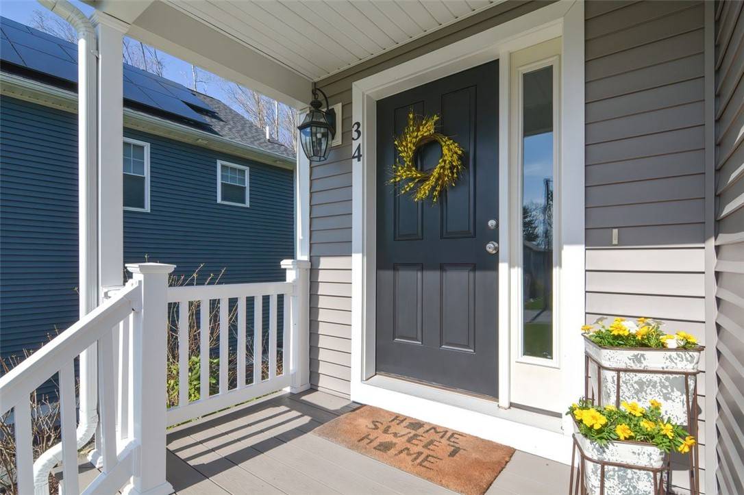 DuckworthHomes's tweet photo. 34 Hickory RD, Cumberland, RI 02864 just sold! 

Contact us for assistance in doing the same with your property. It would be our pleasure to work with you. https://t.co/QXZqoQXun9