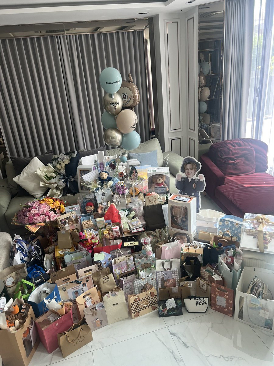 TadThapana's tweet photo. ขอบคุณสำหรับความรักที่ทุกคนมอบให้นะครับ 🥹🤍🧸🪽 this journey has been one of the best memories for us, thank you for your support and until we meet again!
#ATLASconcertThe1stJourney https://t.co/0bozFSgiNE