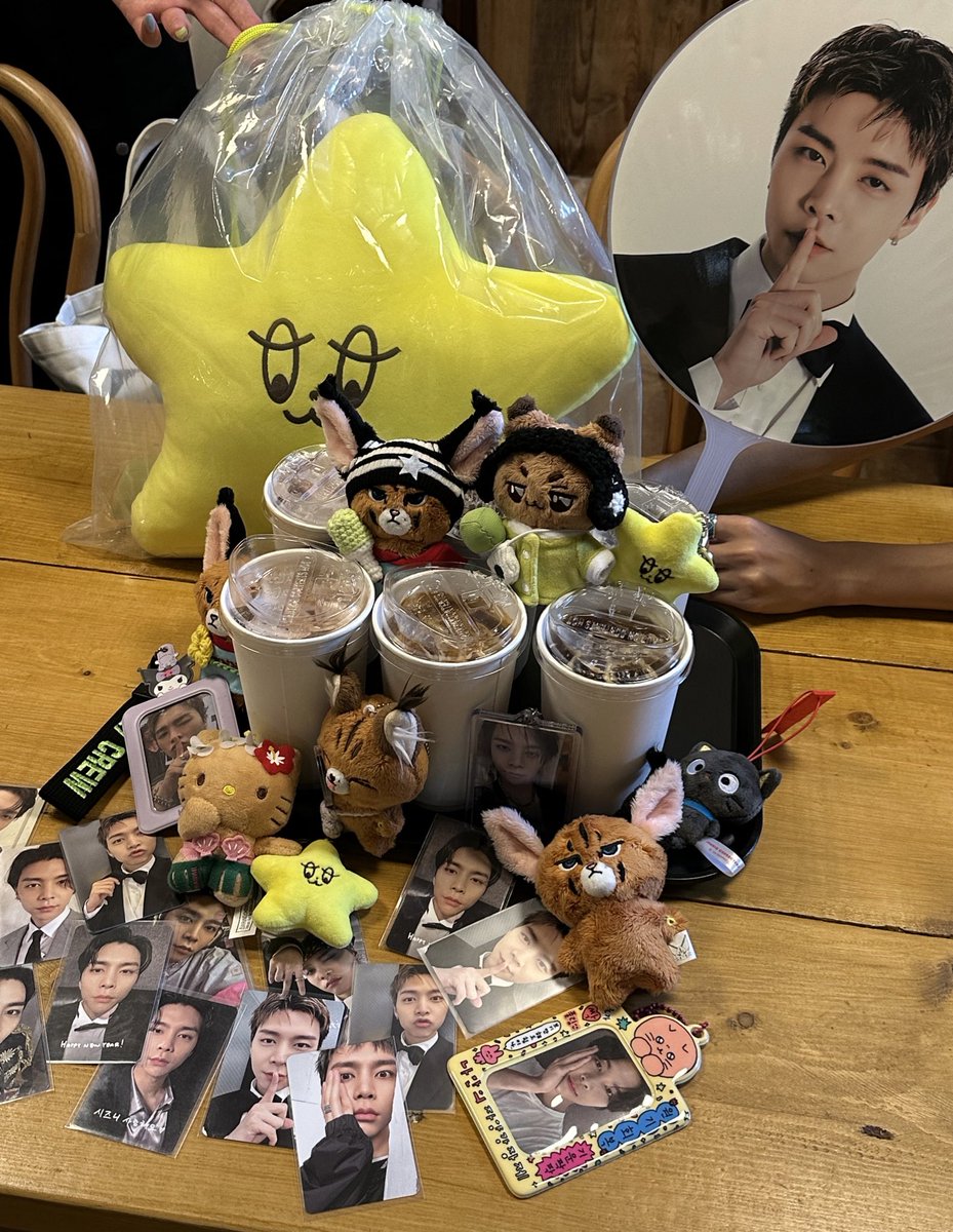 bok209's tweet photo. 여 름 이 었 다 . https://t.co/MDpCLQG1xf