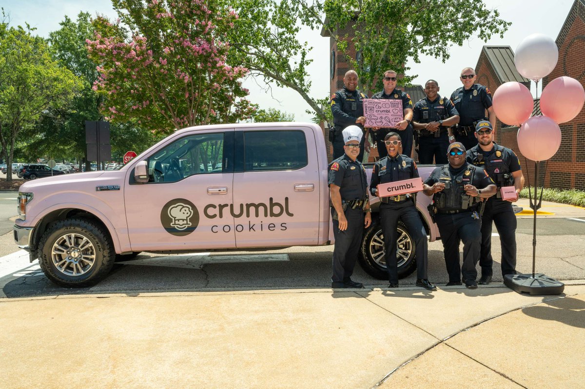 raleighpolice's tweet photo. Happy National Chocolate Chip Cookie Day! 🍪🍪🍪

We are still reminiscing about Friday's Cookie with a Cop event @CrumblCookies. Thank you to everyone who came out to talk and connect with us! 

#CookieWithACop #RPD #Crumbl #NationalChocolateChipCookieDay #RaleighPD https://t.co/9YEpsraHB4