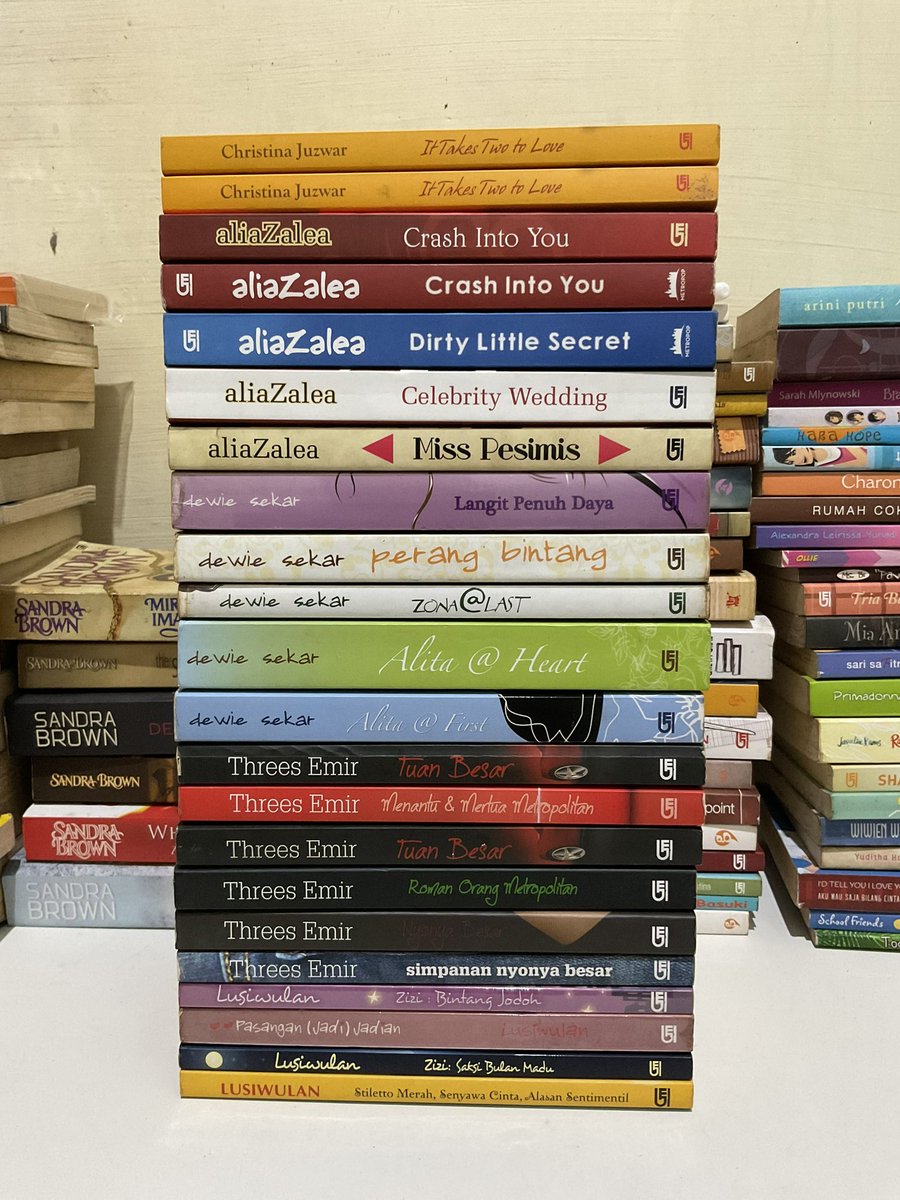 firman90's tweet photo. @literarybase SILAHKAN kak untuk novel Metropop nya 15ribuan aja , untuk yang lain harga mulai 20-35 ribu aja sikahkan boleh tanya tanya dulu bisa DM atau langsung cek https://t.co/3FqEUl1tHP https://t.co/om1QEI4TM4