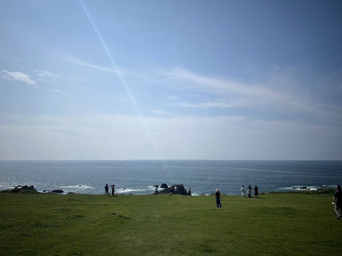 入道崎！
この水平線の向こうには、美しく輝かしい未来がある。とか言いたいところでござるが、現実は朝鮮半島。
暑く険しい旅路であったが、有意義な時間でござった。