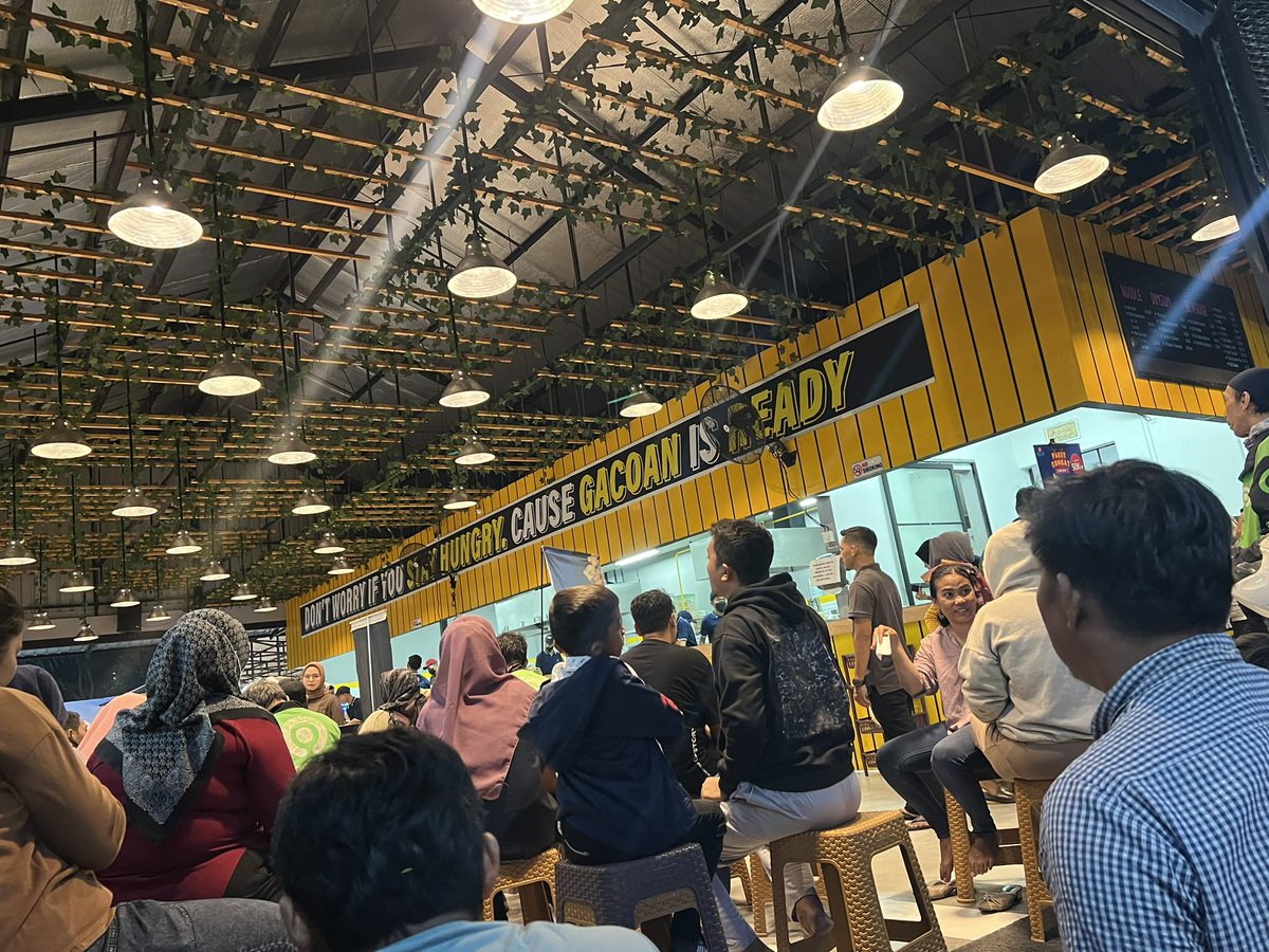 Ian_98_'s tweet photo. Takeaway  aja biar bisa suap2an https://t.co/RebUc0pX3N