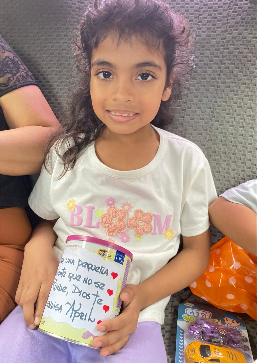 PaolaSmith2812's tweet image. Gracias por #nutrir con amor a pequeños valientes 🎗🤗🙌🏽❤️ es April luchando contra la #leucemia 💪🏽🎗🙏🏽 #Vitafos #cancerinfantil #soylavoluntariaintensa 🙋🏽‍♀️🎗💪🏽 #rt