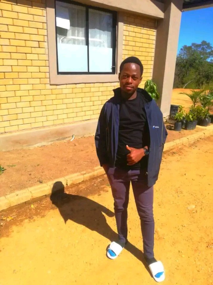 SundayMkhonta's tweet photo. I need a crous GF +26876321714 https://t.co/tPfgRGClHn
