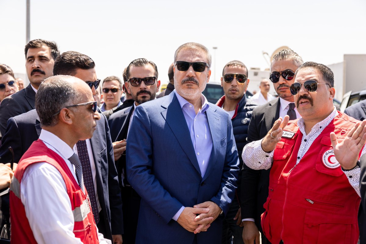 Mısır’da, El Ariş Limanı’nda ve Refah Sınır Kapısı’nda yürütülen çalışmaları Mısırlı yetkililerle birlikte inceledim.

Türkiye, Gazze’ye en fazla insani yardım yapan ülke konumundadır. Fakat burada bulunma amacımız, Türkiye’nin yardımlarını konuşmak değil, Gazze’de yaşanan