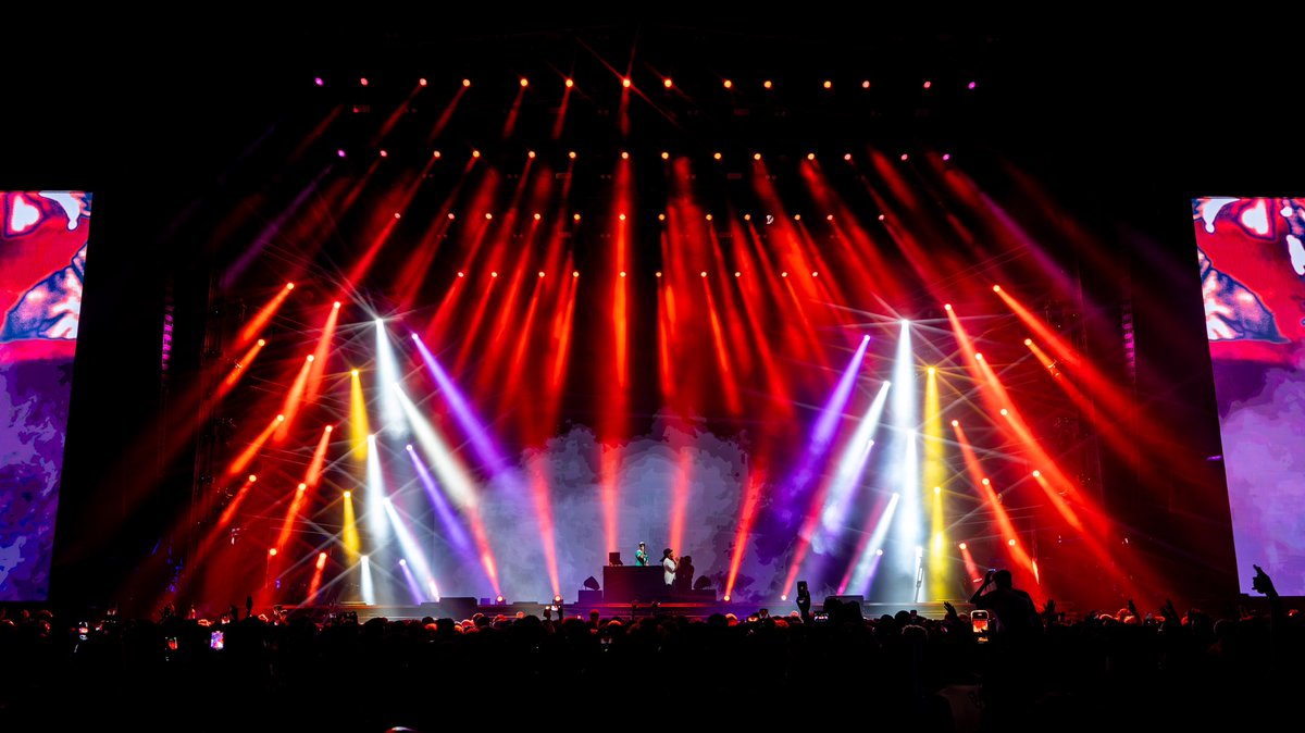 JEDCalendar's tweet image. ليلة ولا أروع عشناها في مدل بيست، وكل لحظة كانت ممتعة في #موسم_جدة 🤩❤️🎶

#موسم_جديد

What an epic night at #MIDDLEBEAST! 
Every second was a blast ❤️🎶

#JeddahSeason 
#OnceAgain