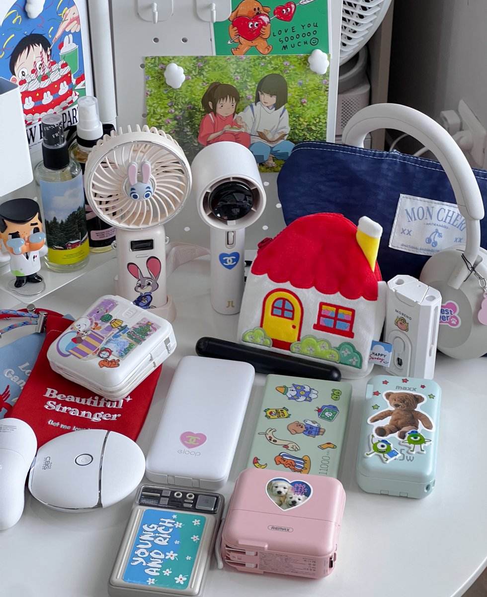 nchdaq's tweet photo. นี่แหละๆ สิ่งที่ทำให้ชีวิตเดินต่อได้🚎🔋เธรดนี้รวม gadget , power bank และอื่นๆที่ซื้อมาแล้วชีวิตสะดวกขึ้นมาก ใช้มาระยะนึงแล้ว คุ้มเงิน รีวิวข้อเสียข้อดีตามจริงฉบับซื้อเองใช้เอง no spon*👊🏽🦖ʕ•̫͡•ʔ https://t.co/z3tdMlbsvF