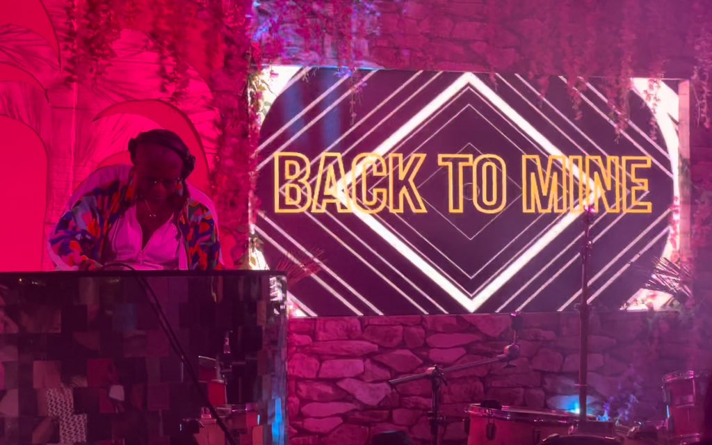 Lyndon Large 🇺🇦💙 tweet media